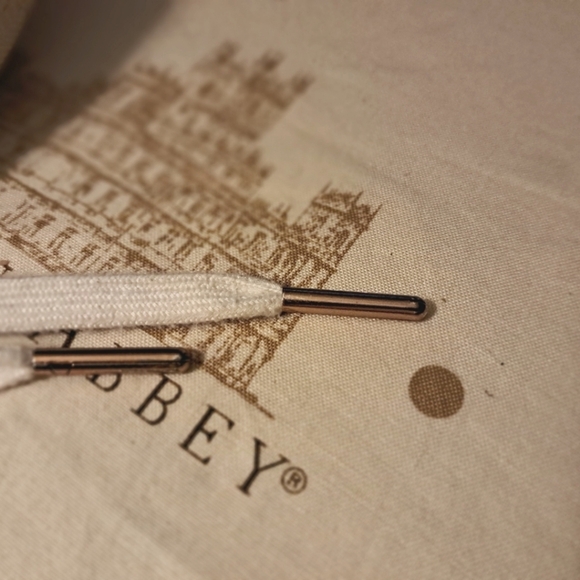 Converse Chuck Taylor's. White with Gold Tone Hardware. w 9 1\2 m 7 1\2 - Picture 11 of 15